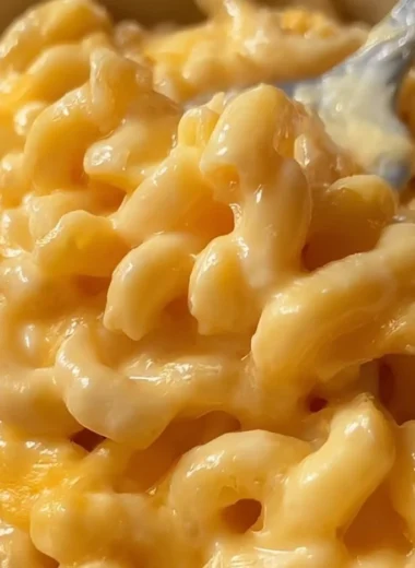 Cozy bowl of microwave macaroni and cheese topped with parsley