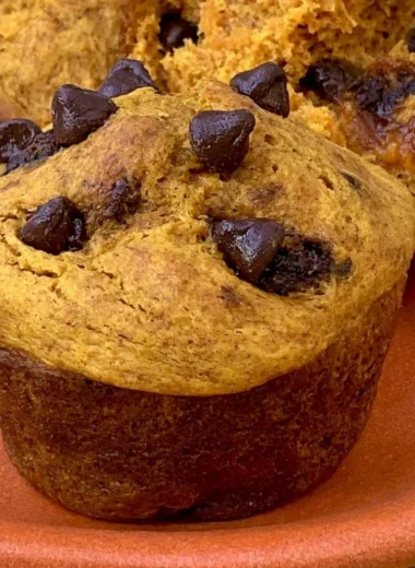 Healthy Greek yogurt pumpkin muffins baked and ready to serve