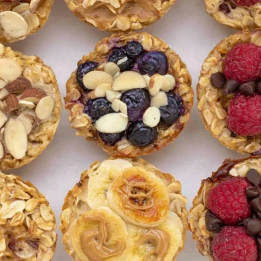 4 ingredient baked oatmeal cups for a healthy breakfast option
