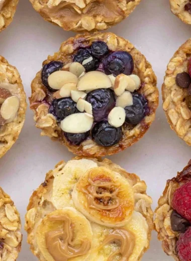 4 ingredient baked oatmeal cups for a healthy breakfast option