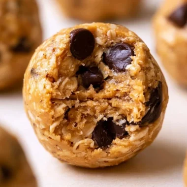 Oatmeal protein balls made with peanut butter, no-bake energy bites