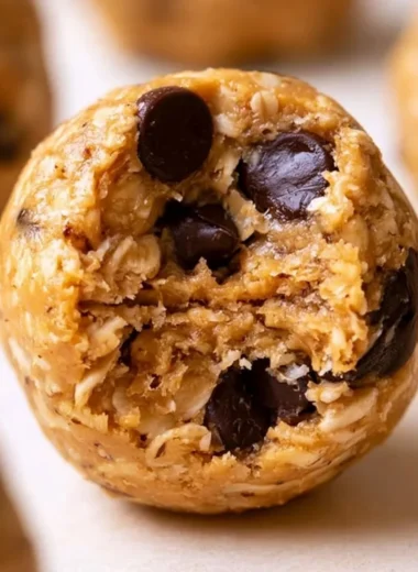 Oatmeal protein balls made with peanut butter, no-bake energy bites
