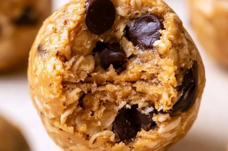 Oatmeal protein balls made with peanut butter, no-bake energy bites