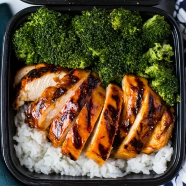 Super Quick Chicken and Rice Meal Prep Dish for a healthy dinner option